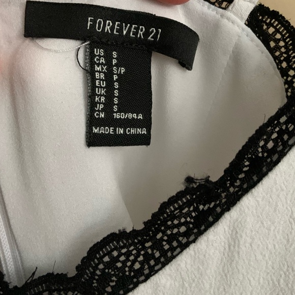 Black and White Dress! - Picture 3 of 3